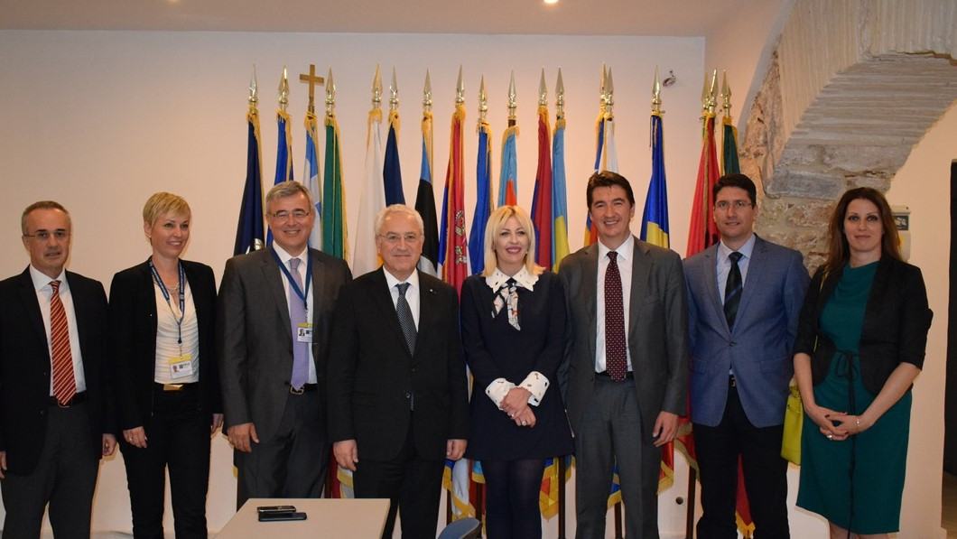 Minister Joksimovic of Serbia visits the EPLO headquarters