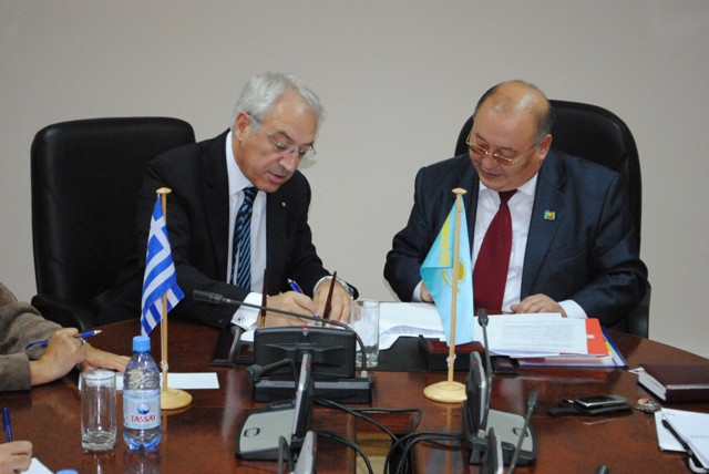 Memorandum of Understanding signed between the EPLO and the “The Institute of Legislation of the Republic of Kazakhstan” during the Director’s Visit to Astana