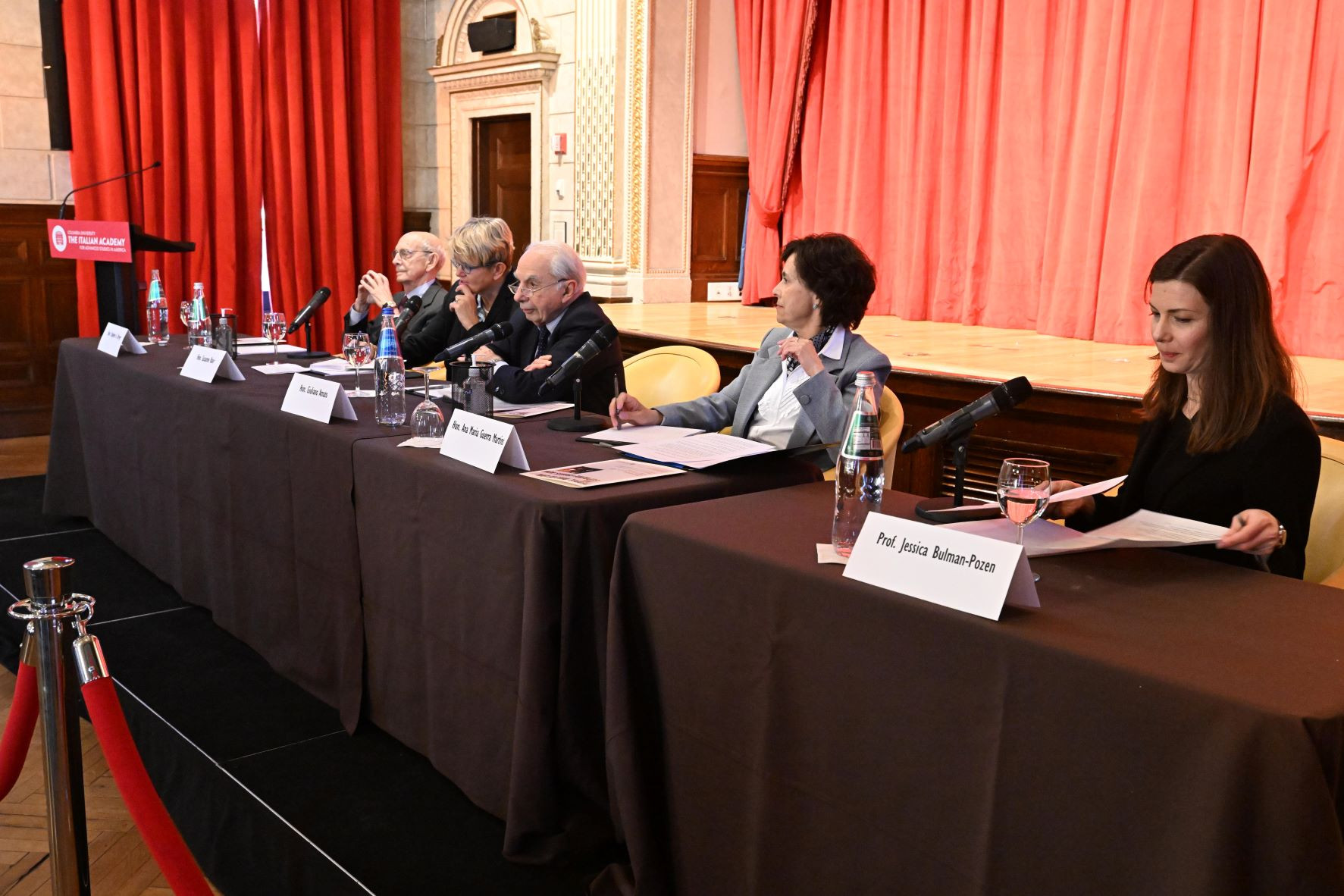 Roundtable discussion on the complex relationship between people and the rule-of-law