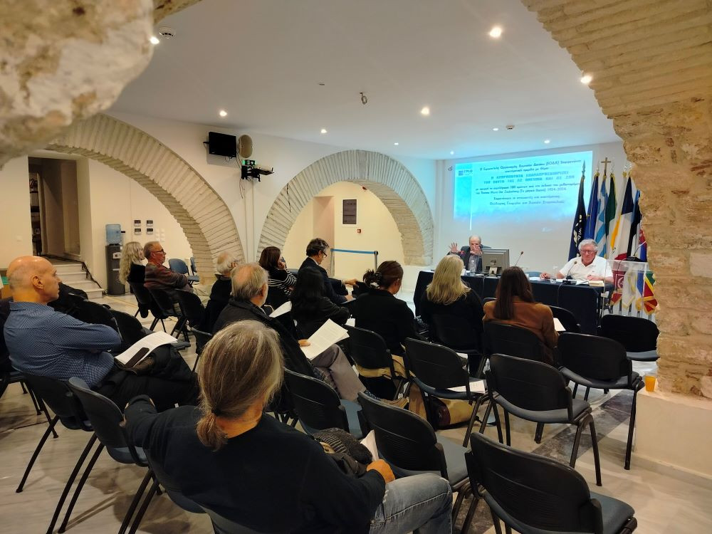 Scientific conference themed "Humanity redefines itself as spirit and as life"