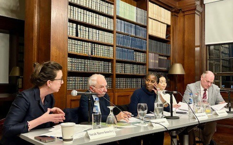 Καθολικά Δικαιώματα στην Πράξη: Διεθνή Πλαίσια και Εθνικά Συστήματα Δικαίου